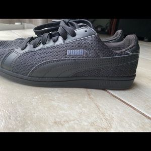 Puma Sneakers size 8.5 Euro 41